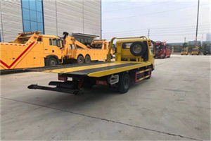 新绛非事故拖车