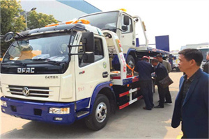 新绛汽车道路救援拖车价格